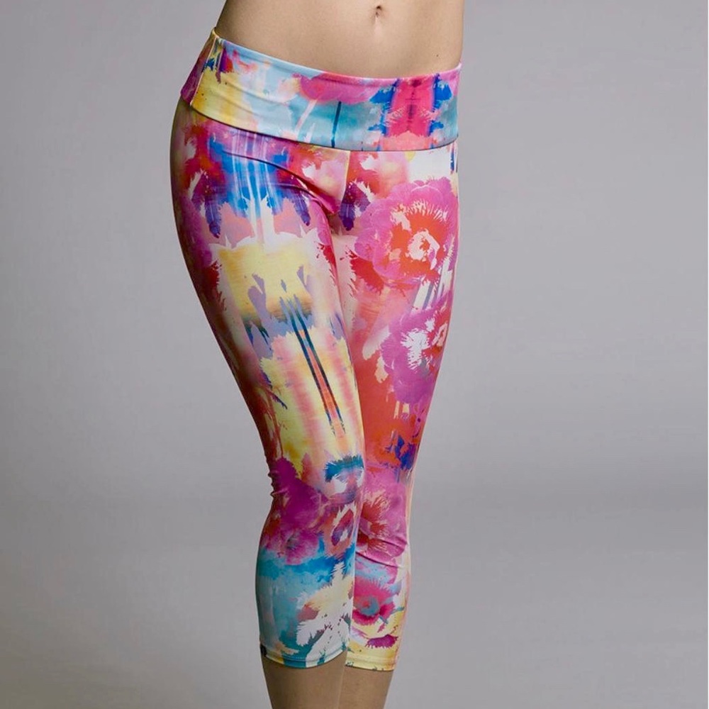 Onzie “Hawaii” 202 Capri Yoga Leggings